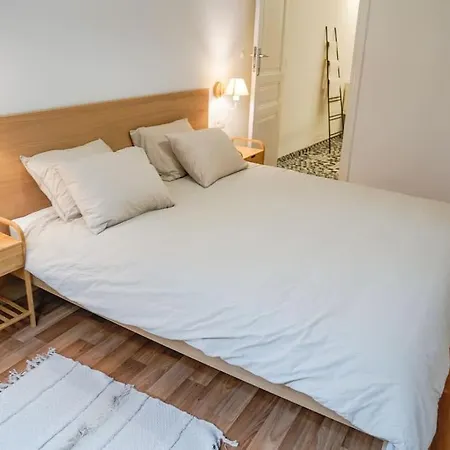 Hébergement de vacances Maison 12 Voyageurs Confort Avec Jardin Au Centre De *