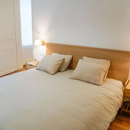 Maison 12 Voyageurs Confort Avec Jardin Au Centre De Hébergement de vacances Dinant
