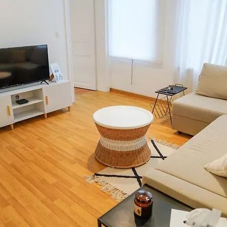 Nyaraló Maison 12 Voyageurs Confort Avec Jardin Au Centre De *